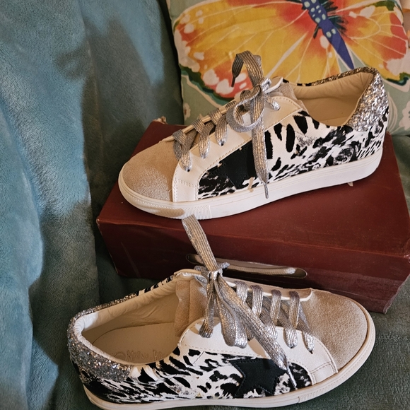 Nature Breeze Striking Fashion Footwear - Picture 3 of 10